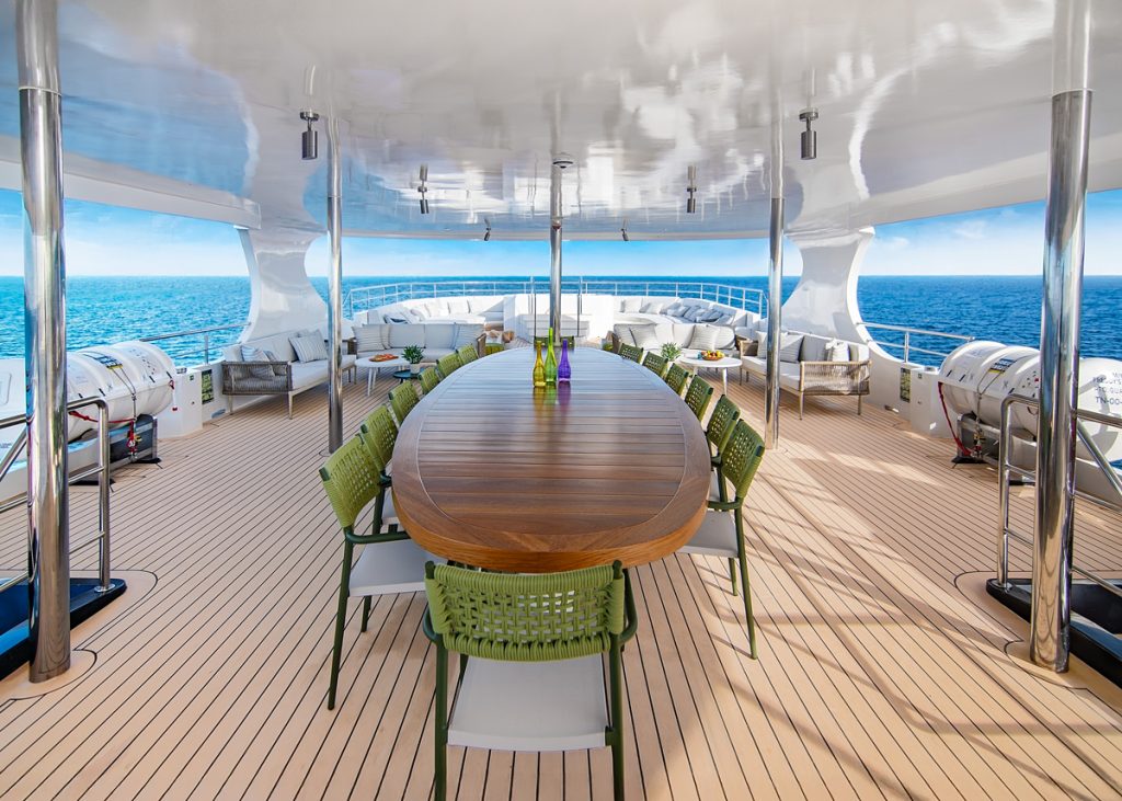 Galpagos-luxury-superyacht-tribute