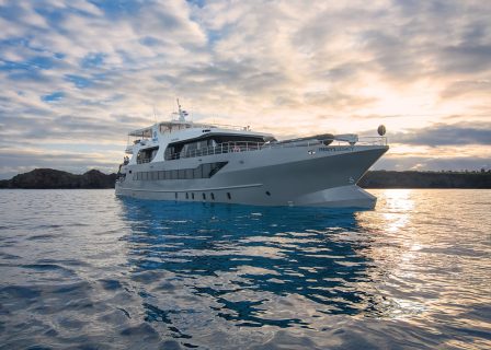 Galpagos-luxury-superyacht-tribute